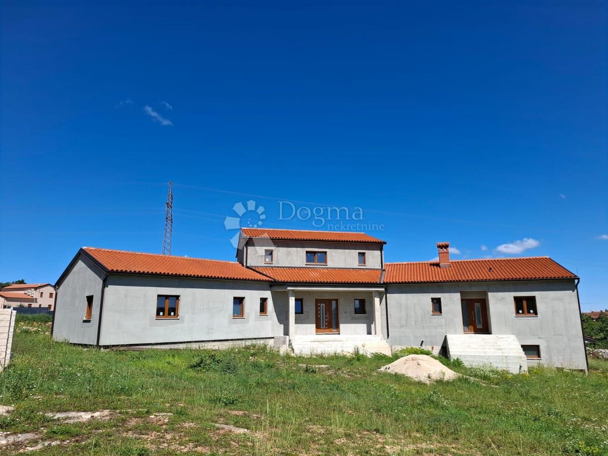 Casa Rovinjsko Selo, Rovinj, 550m2