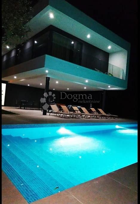 Casa Peroj, Vodnjan, 282,89m2