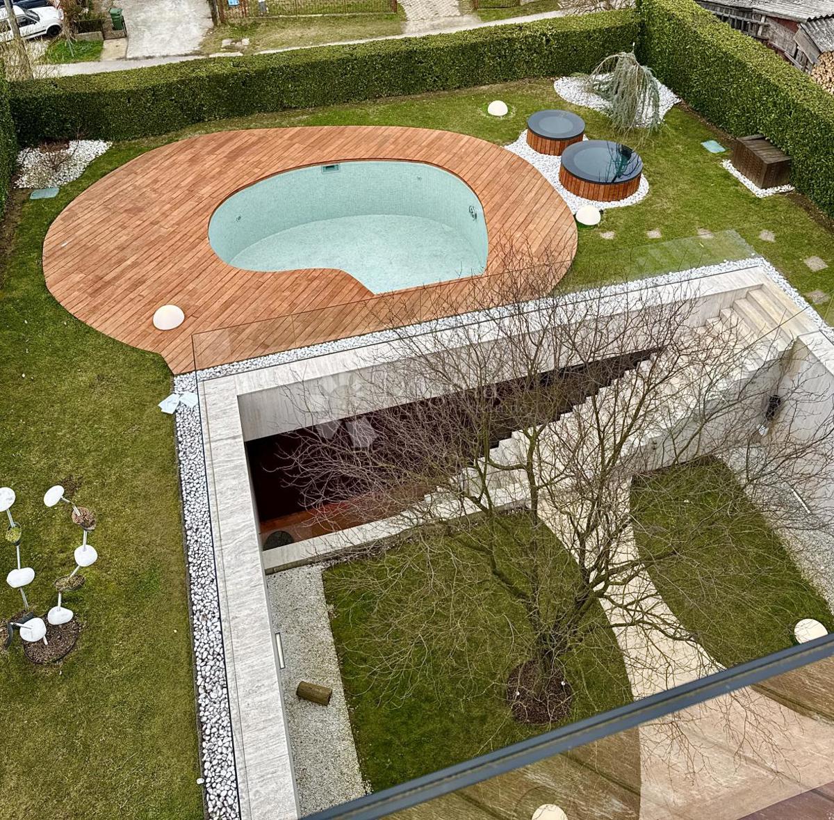 Casa Kloštar Ivanić, 308,70m2