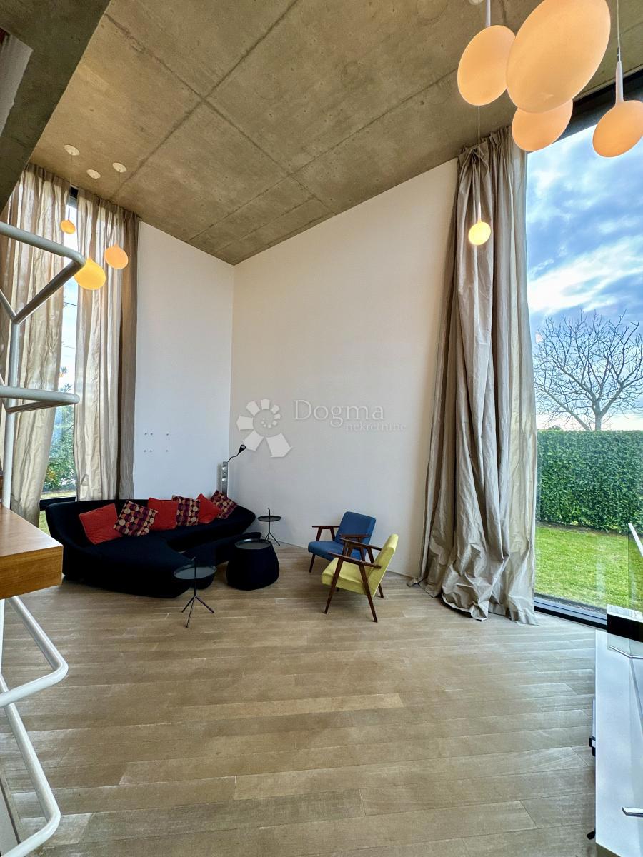 Casa Kloštar Ivanić, 308,70m2