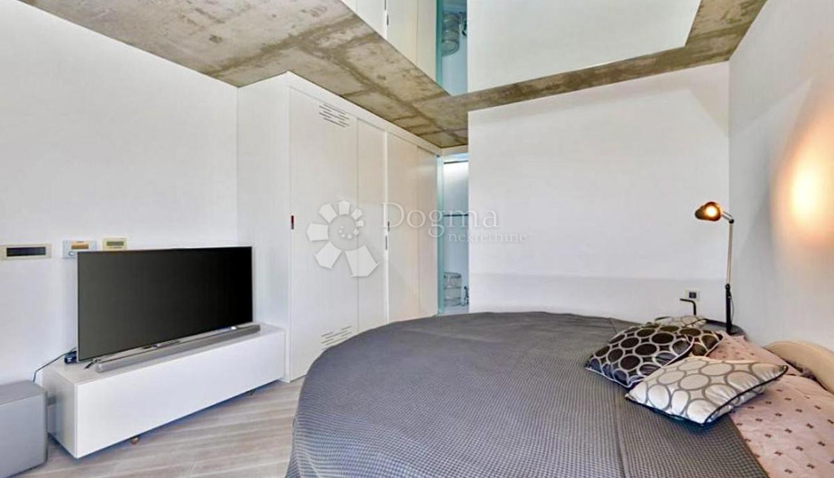 Casa Kloštar Ivanić, 308,70m2