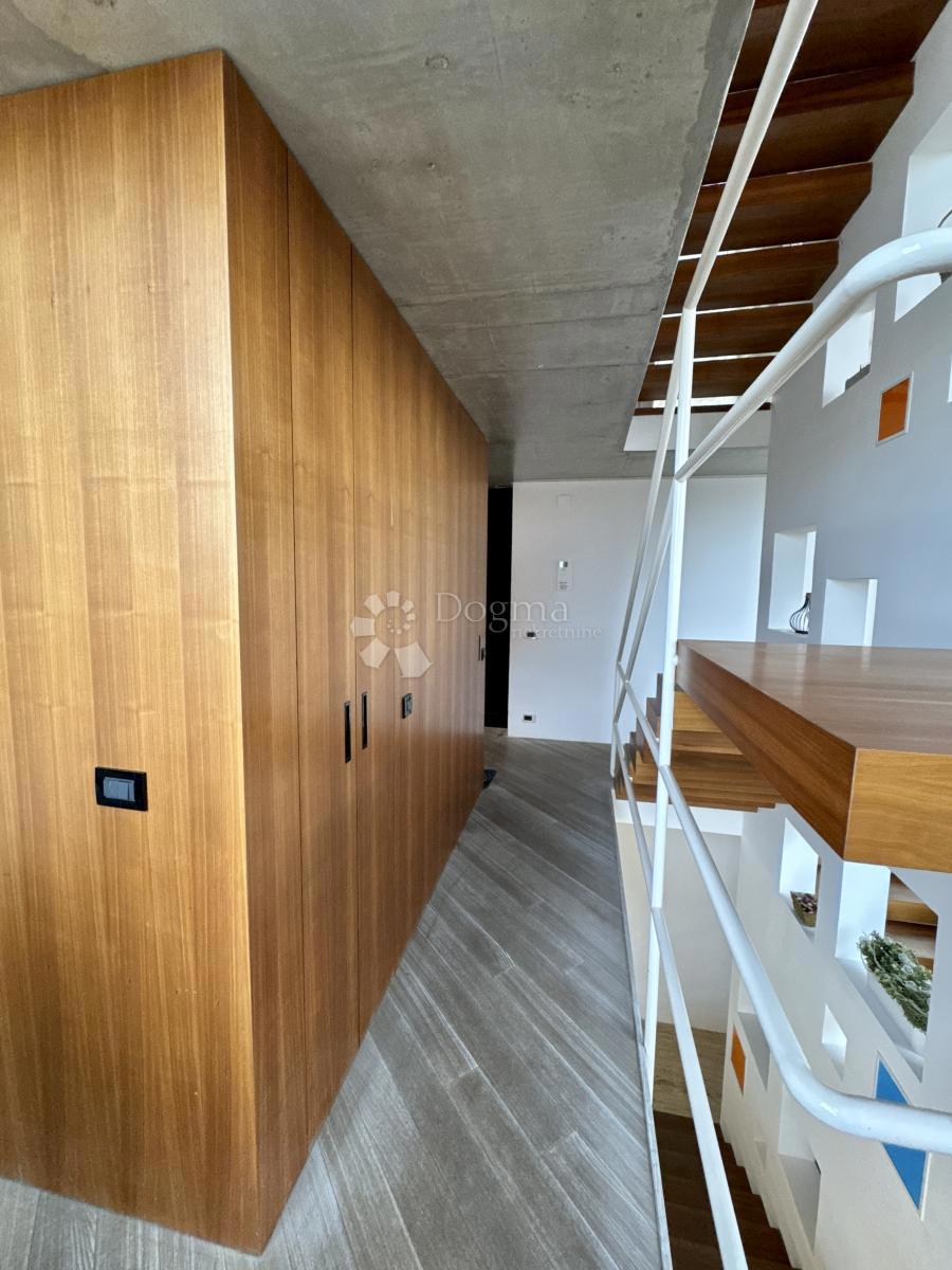 Casa Kloštar Ivanić, 308,70m2