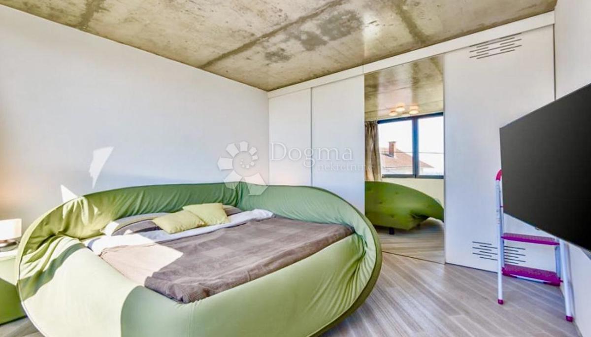 Casa Kloštar Ivanić, 308,70m2