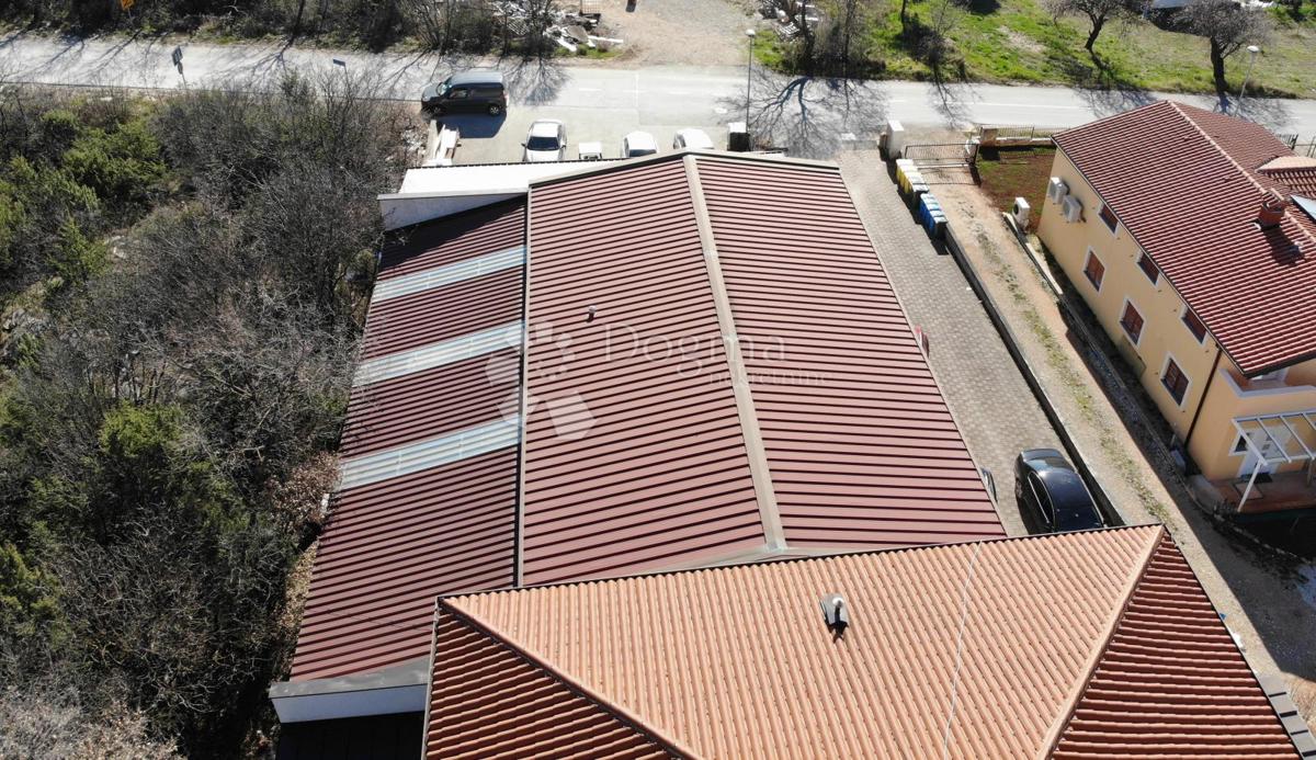 Locale commerciale Umag, 280m2