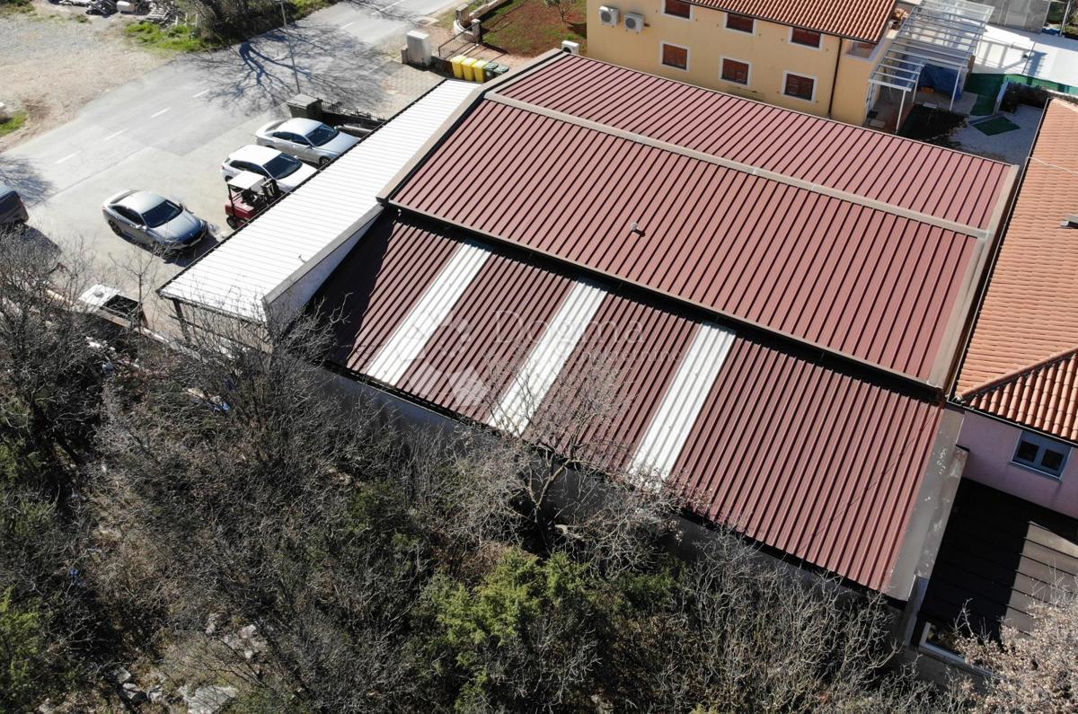 Locale commerciale Umag, 280m2