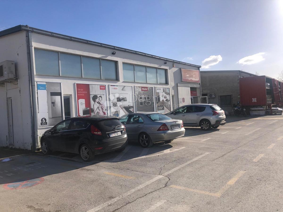 Due sale nelle immediate vicinanze di Pola, Dignano e Gallesano