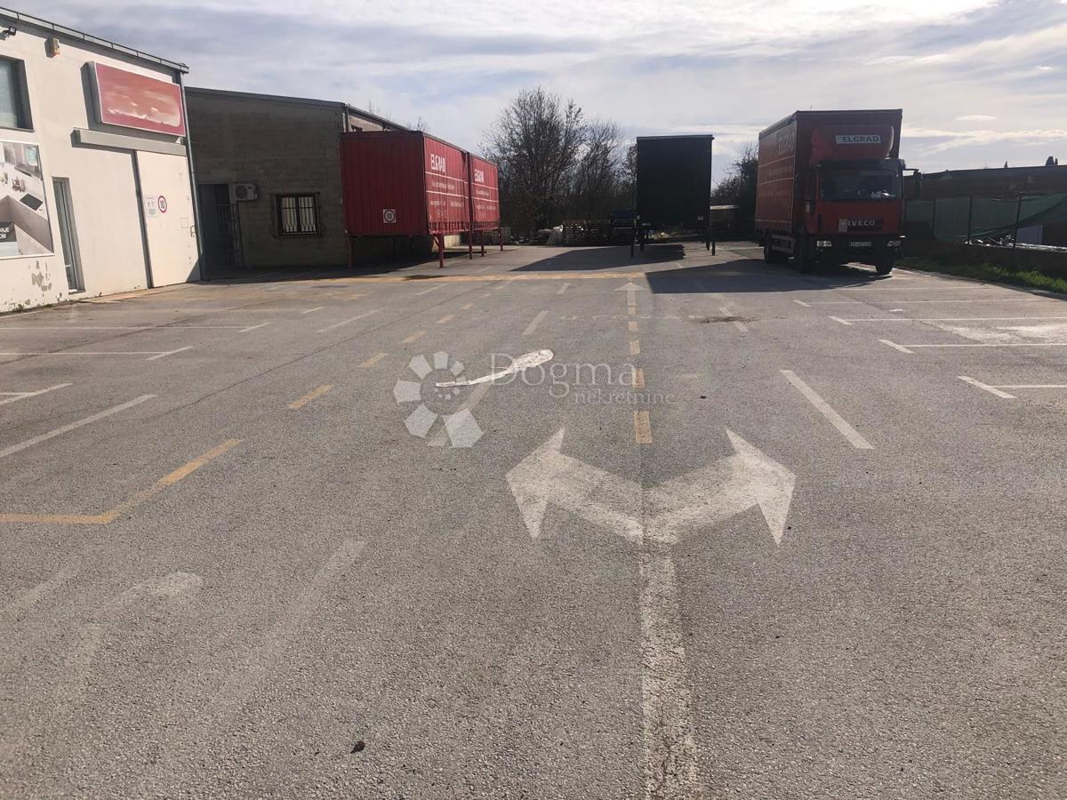 Due sale nelle immediate vicinanze di Pola, Dignano e Gallesano