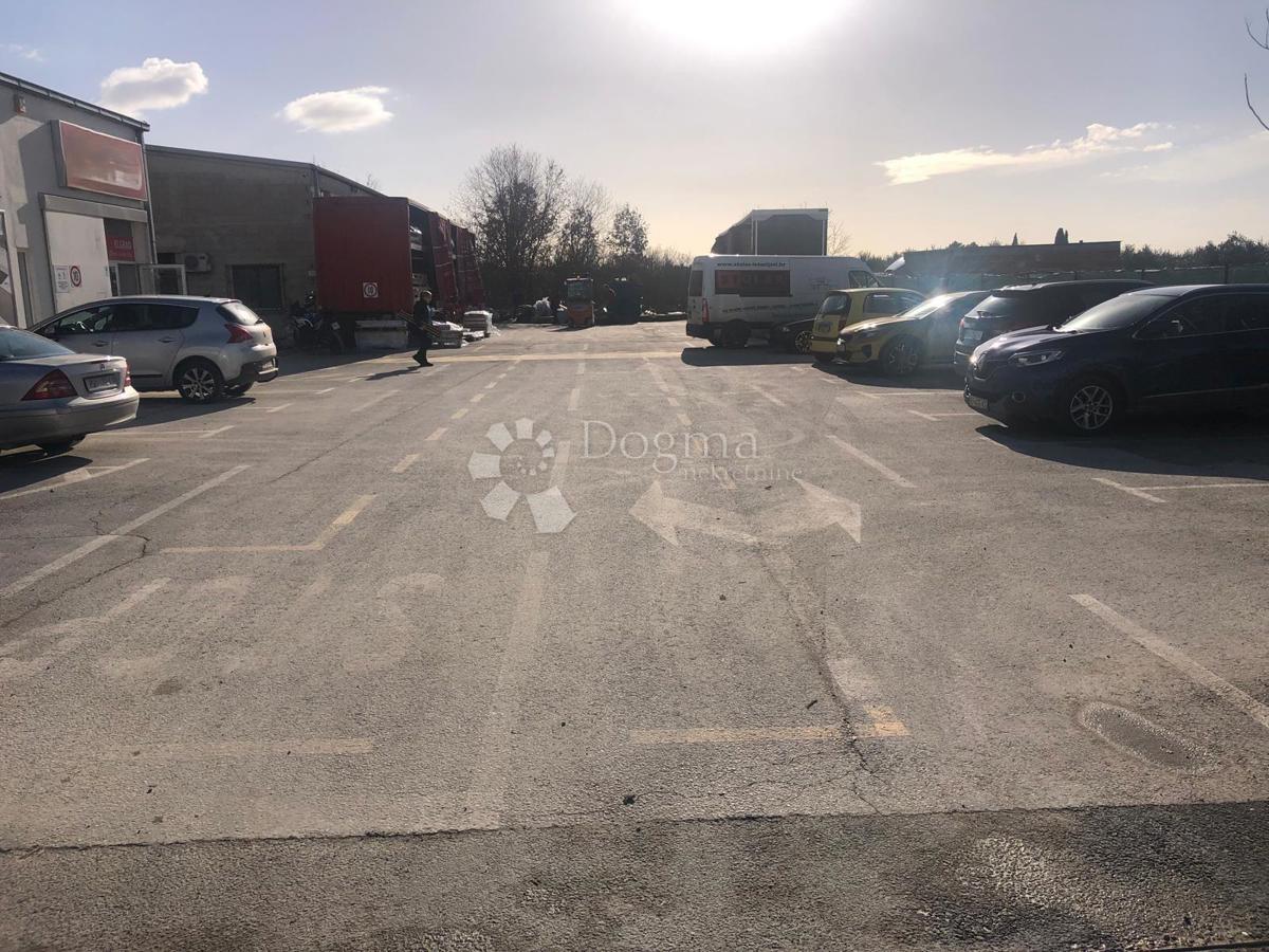 Due sale nelle immediate vicinanze di Pola, Dignano e Gallesano