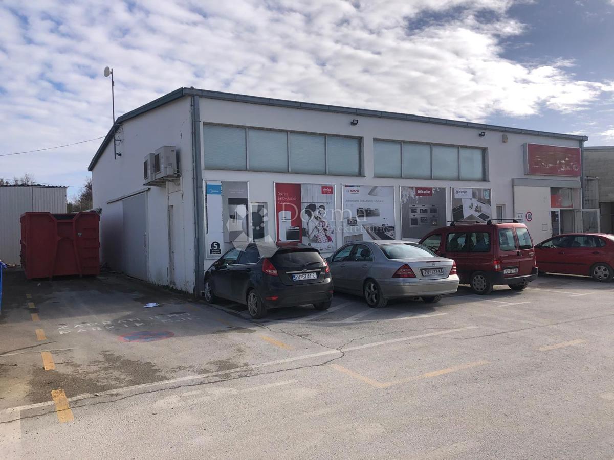 Due sale nelle immediate vicinanze di Pola, Dignano e Gallesano