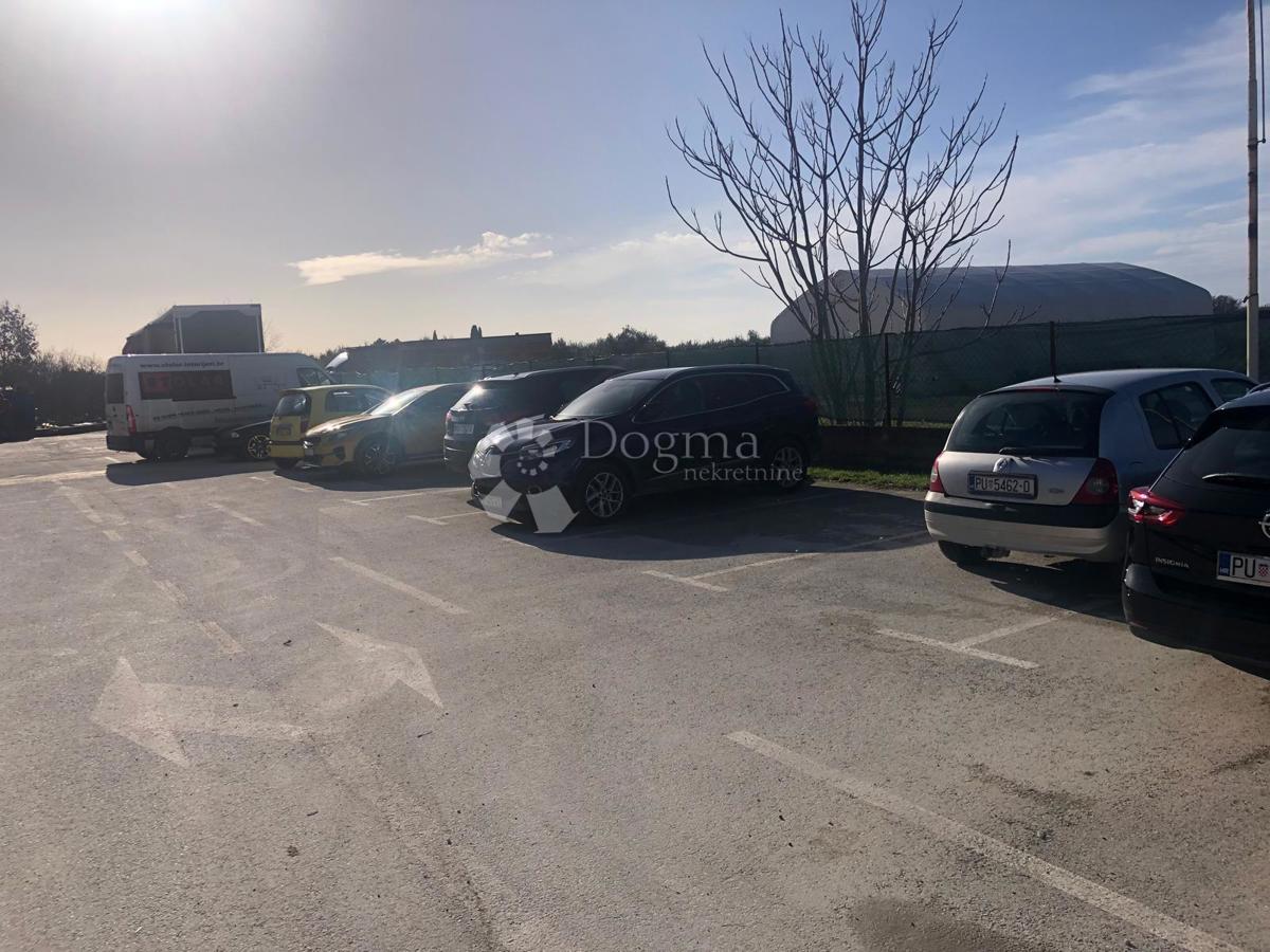 Due sale nelle immediate vicinanze di Pola, Dignano e Gallesano