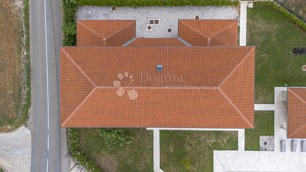 EX SCUOLA ITALIANA, ORA UNA VILLA PERFETTA