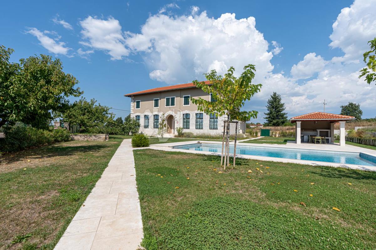 EX SCUOLA ITALIANA, ORA UNA VILLA PERFETTA