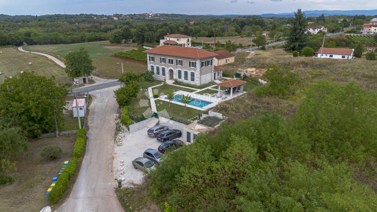 EX SCUOLA ITALIANA, ORA UNA VILLA PERFETTA