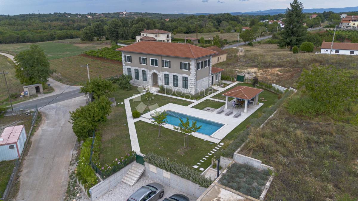 EX SCUOLA ITALIANA, ORA UNA VILLA PERFETTA