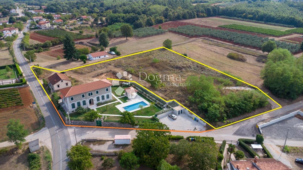 EX SCUOLA ITALIANA, ORA UNA VILLA PERFETTA