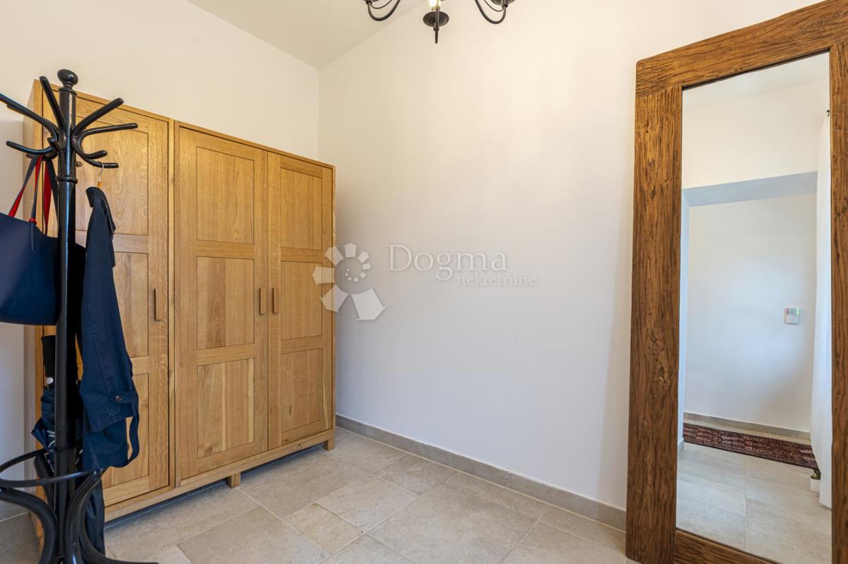 EX SCUOLA ITALIANA, ORA UNA VILLA PERFETTA