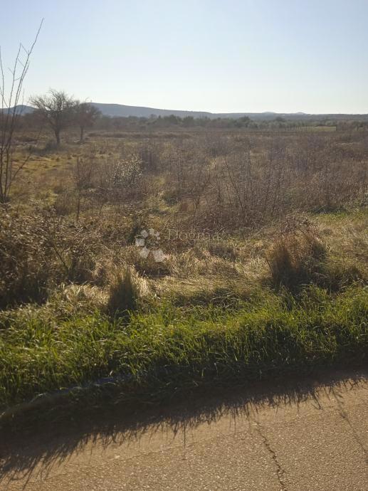 Terreno edificabile Galovac, 768m2