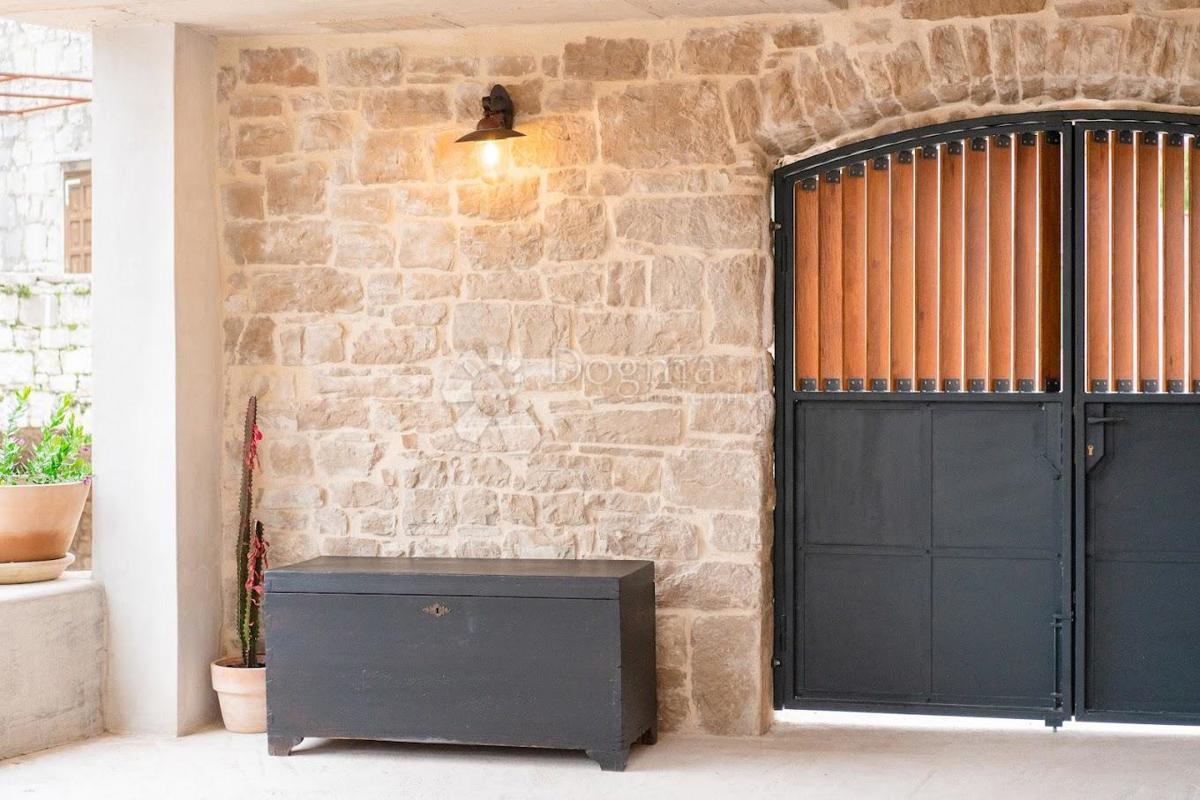 Casa Gornji Humac, Pučišća, 160m2