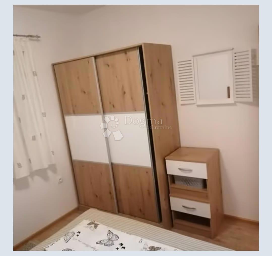 Casa con piscina Gornji Karin