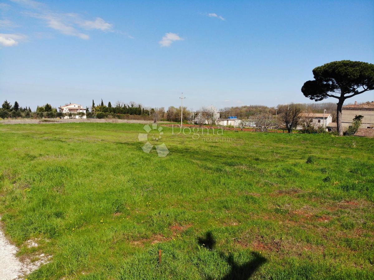 Terreno edificabile Poreč, 1.157m2