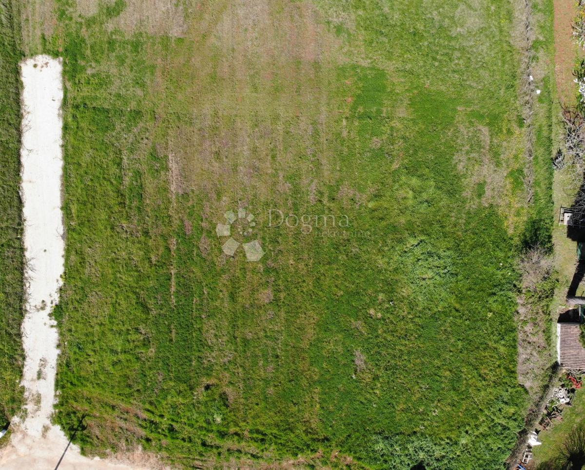 Terreno edificabile Poreč, 1.157m2