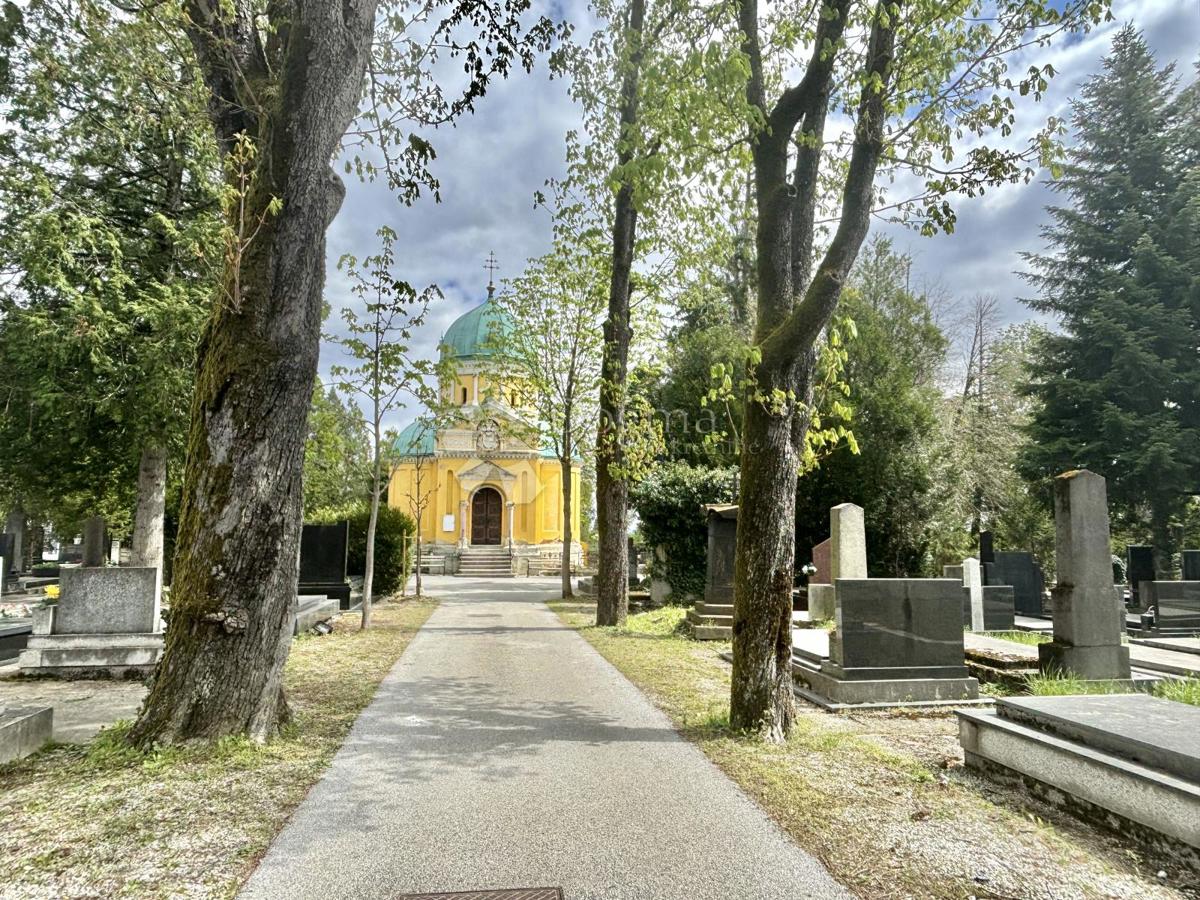 Mirogoj, Gornji Grad - Medveščak, 8m2