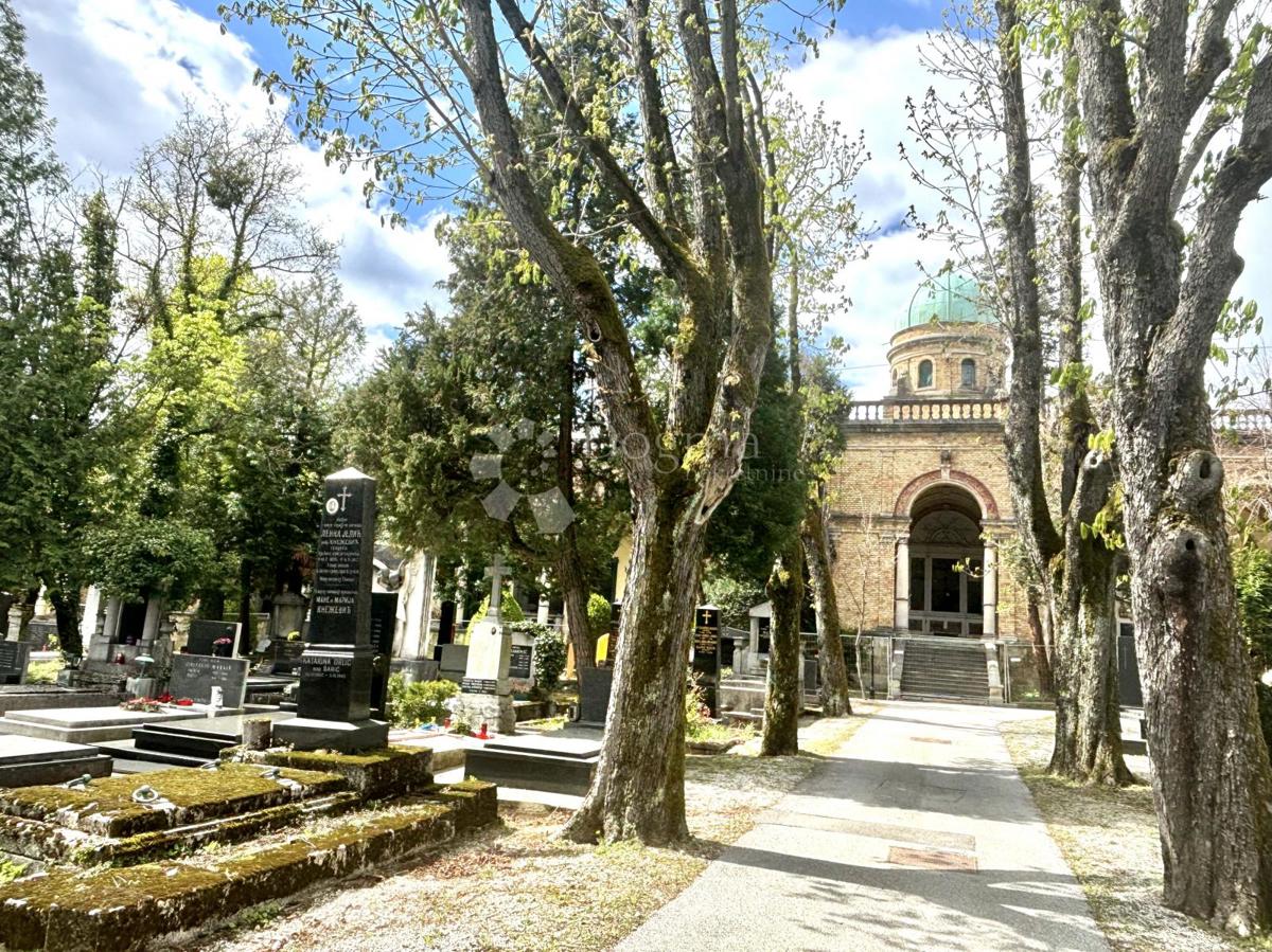 Mirogoj, Gornji Grad - Medveščak, 8m2