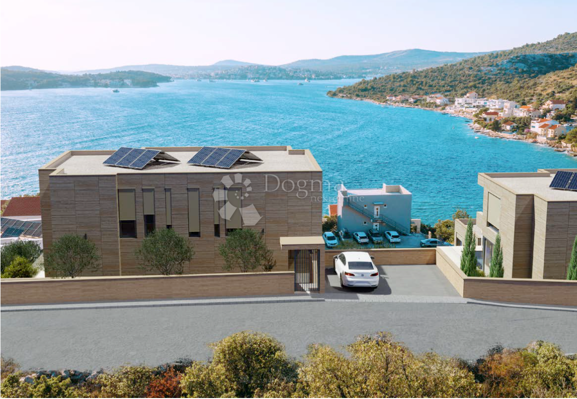 ESCLUSIVO! Terreno edificabile con permesso e progetto VILA -M-