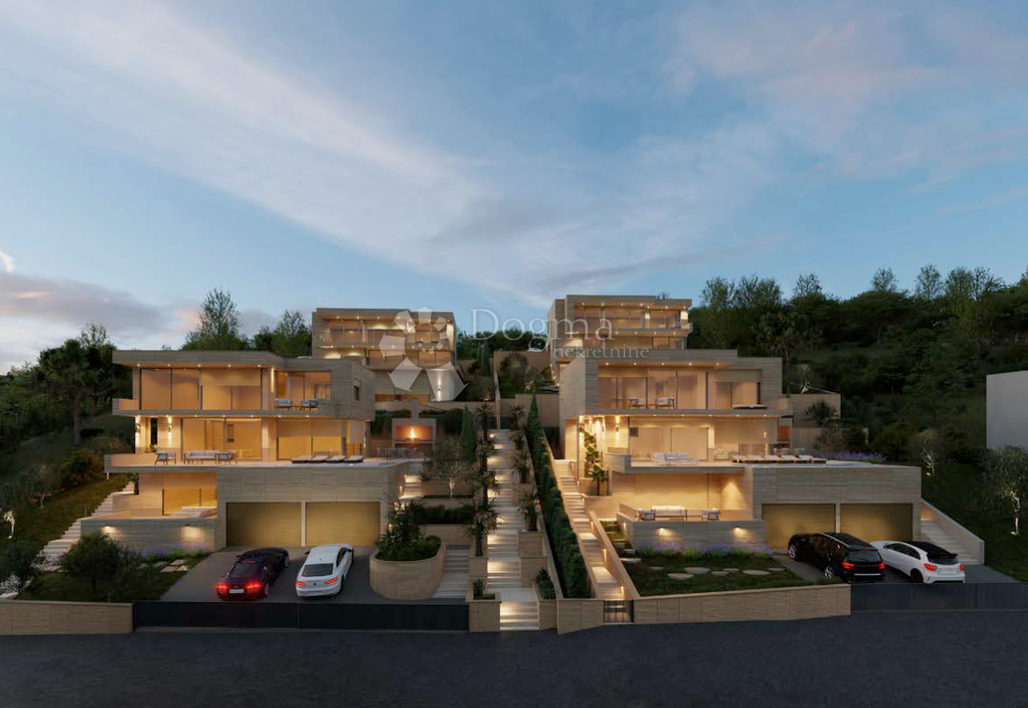 ESCLUSIVO! Terreno edificabile con permesso e progetto VILA -M-