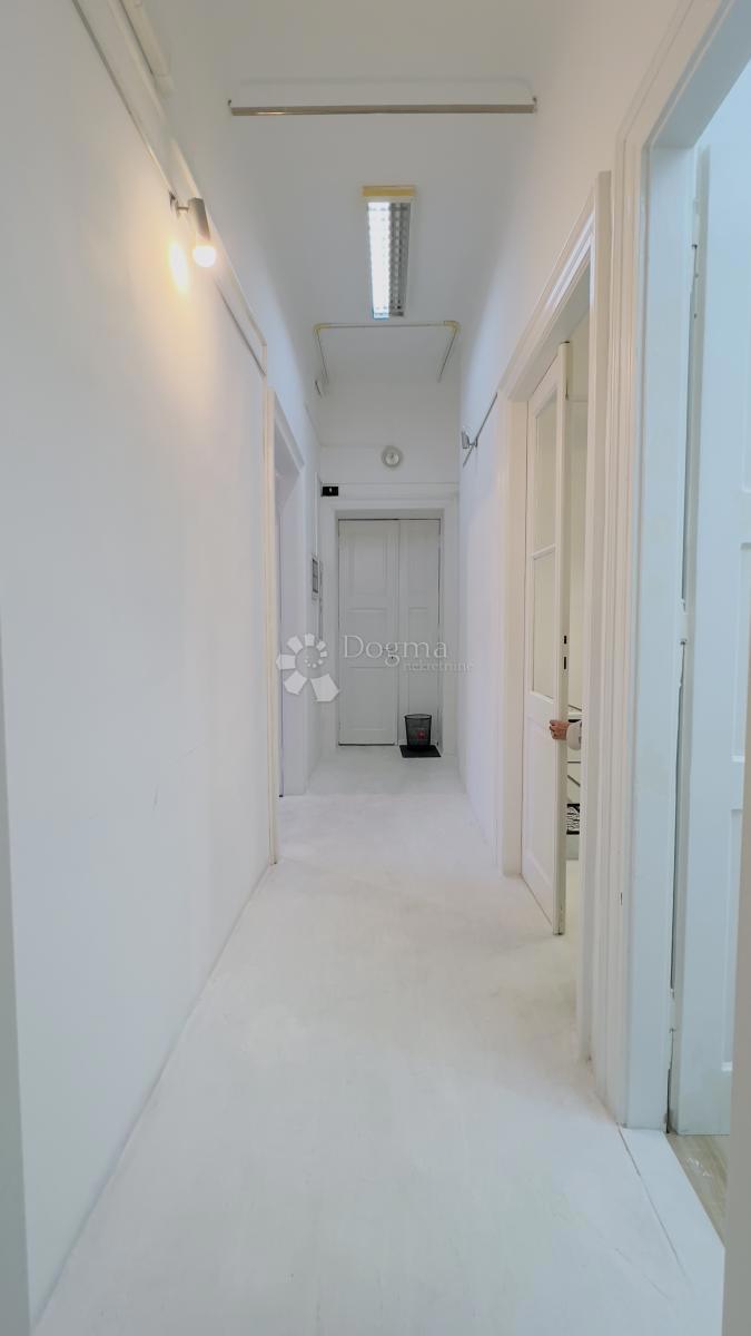 Locale commerciale Brajda, Rijeka, 57m2