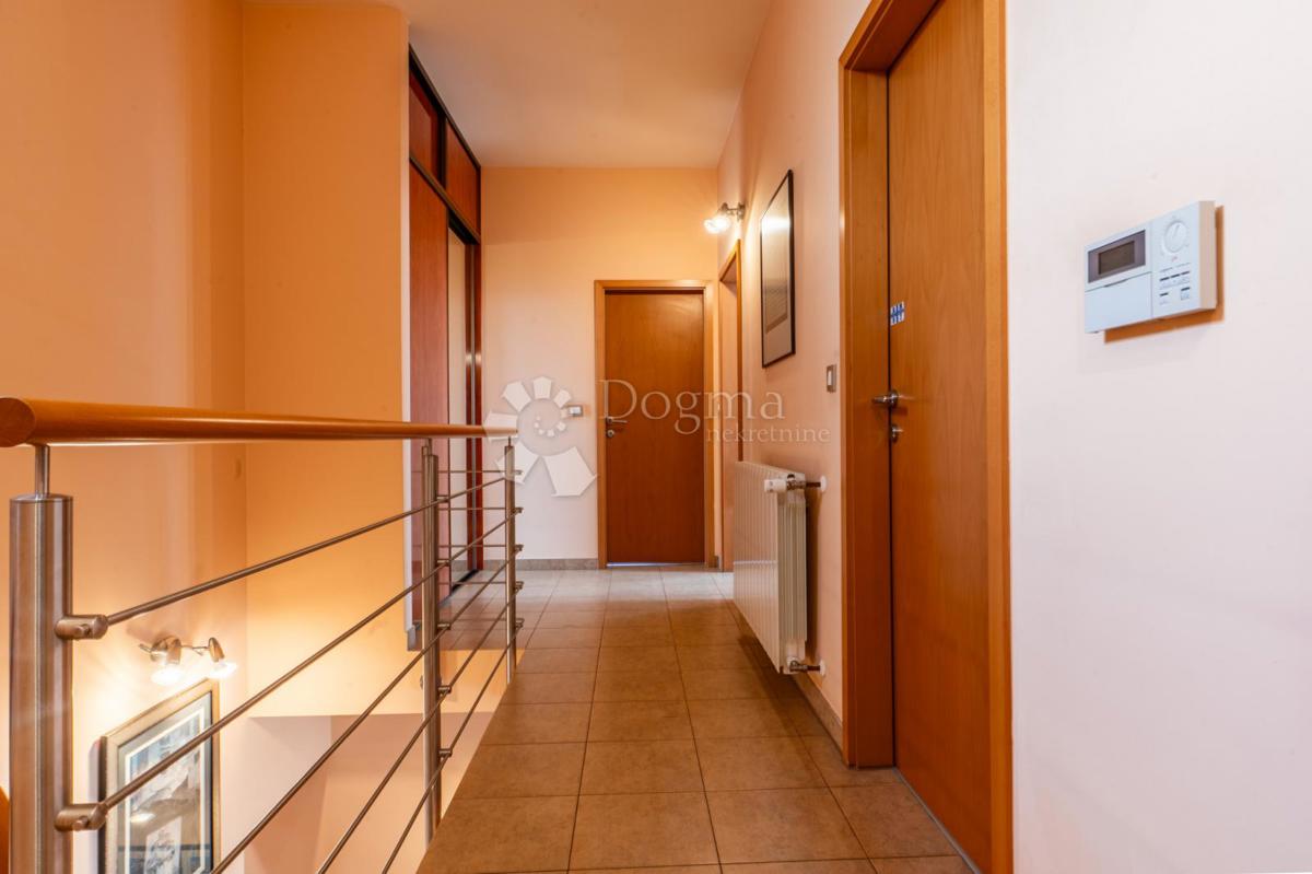 Casa Kostrena Sveta Lucija, Kostrena, 170m2