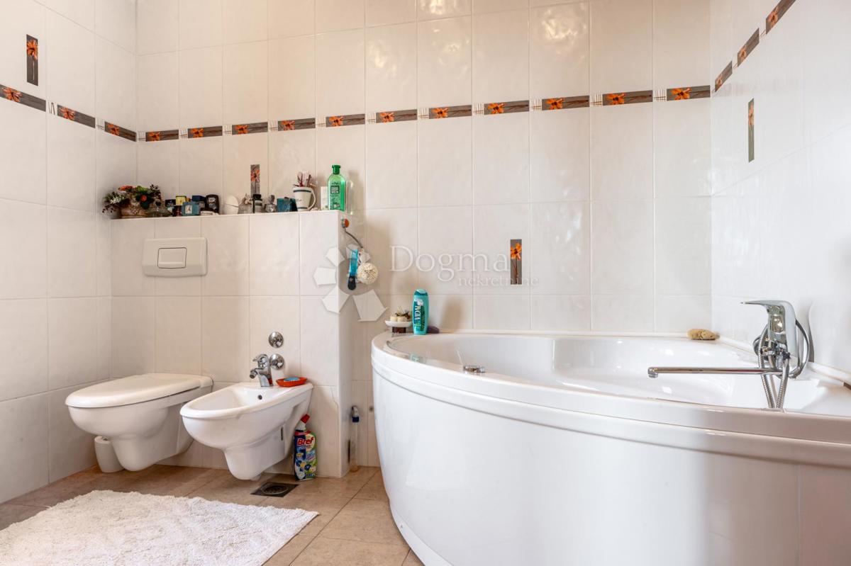 Casa Kostrena Sveta Lucija, Kostrena, 170m2