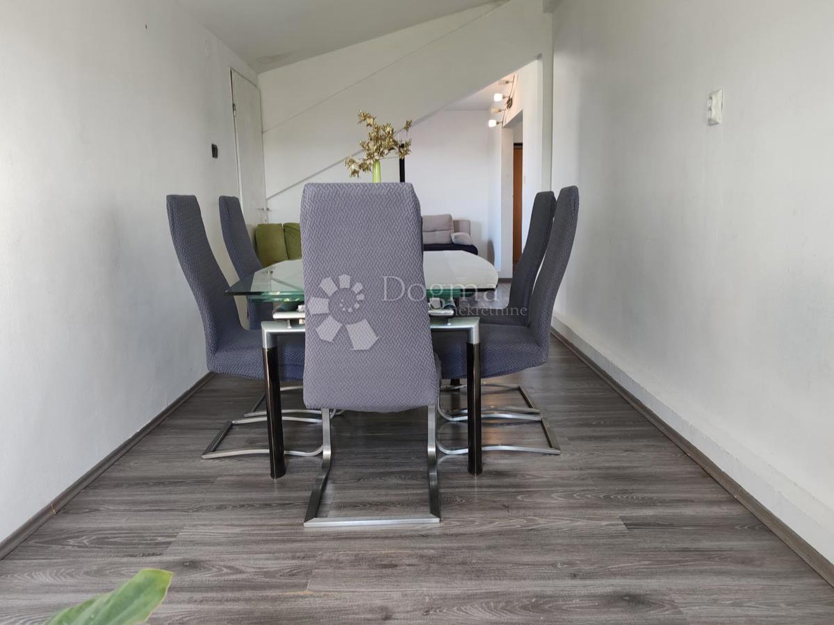 Appartamento con tre camere da letto, 2 balconi e terrazza - Crno, Zara