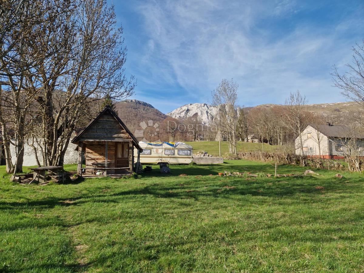 Terreno edificabile Baške Oštarije, Karlobag, 600m2