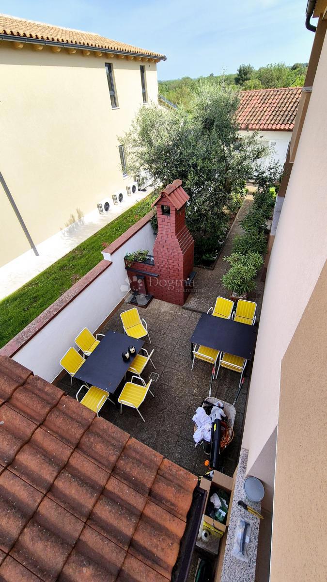 Casa con 4 appartamenti + garage! vicino a Fasana!