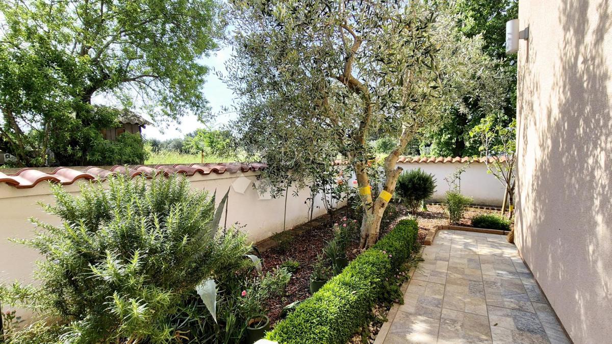 Casa con 4 appartamenti + garage! vicino a Fasana!