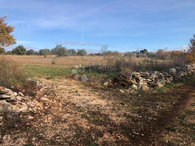 Terreno edificabile Umag, 9.375m2