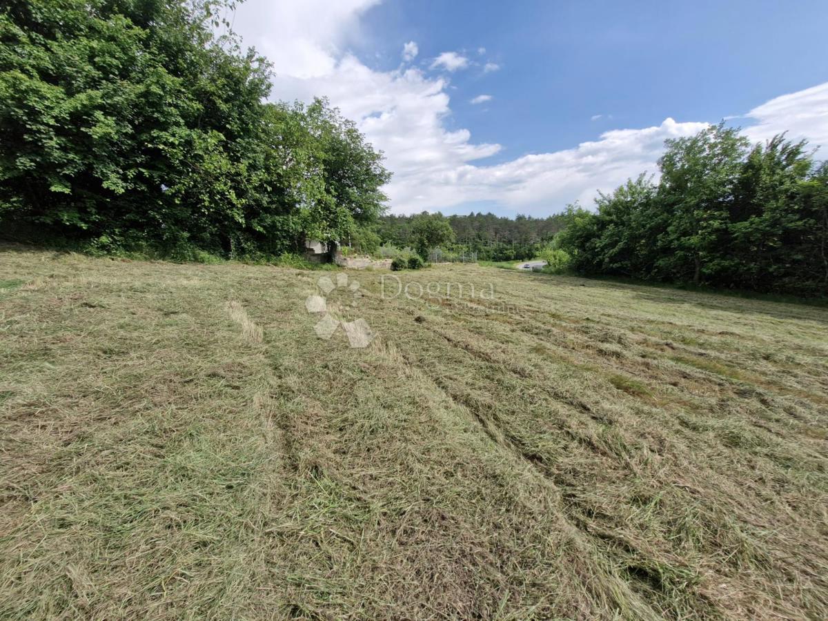 Terreno edificabile Buzet, Podrečak, 1.393m2