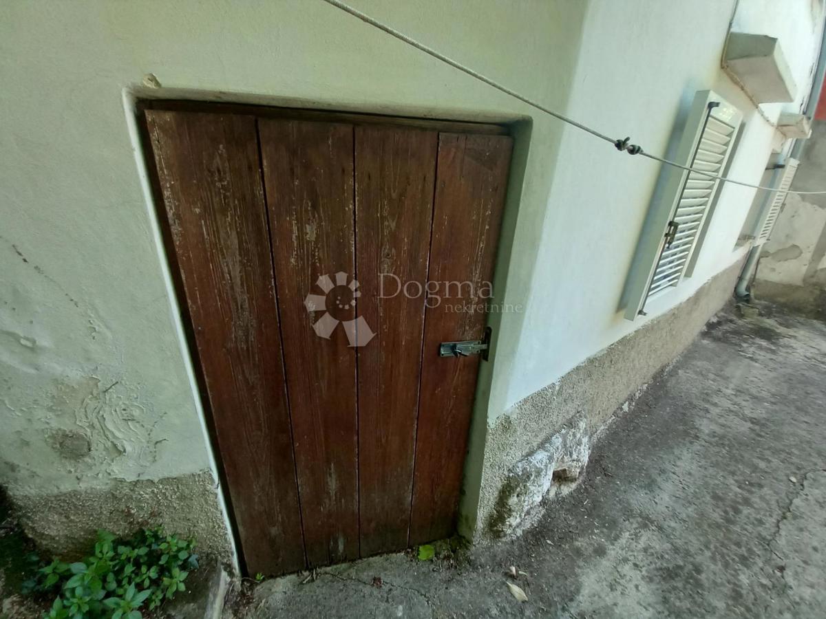 Rijeka, Kapitanovo, piccolo appartamento con terrazza