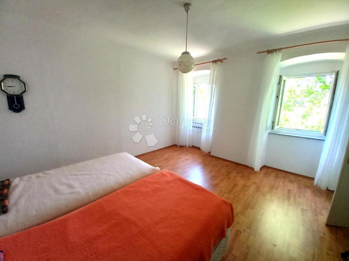 Rijeka, Kapitanovo, piccolo appartamento con terrazza