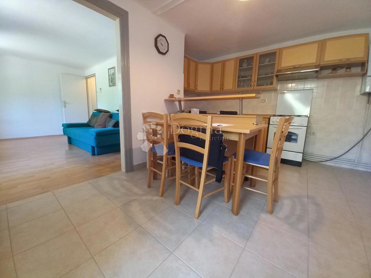 Rijeka, Kapitanovo, piccolo appartamento con terrazza