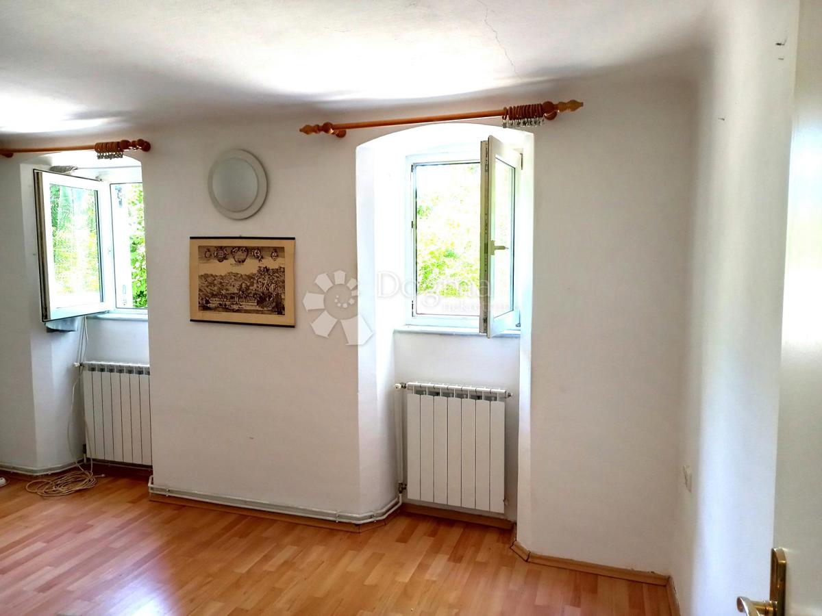 Rijeka, Kapitanovo, piccolo appartamento con terrazza