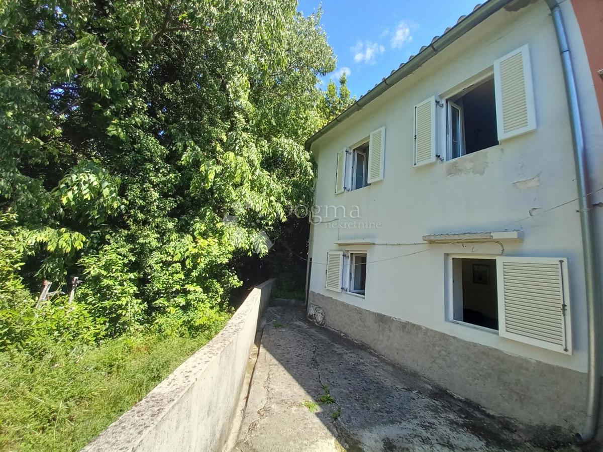 Rijeka, Kapitanovo, piccolo appartamento con terrazza