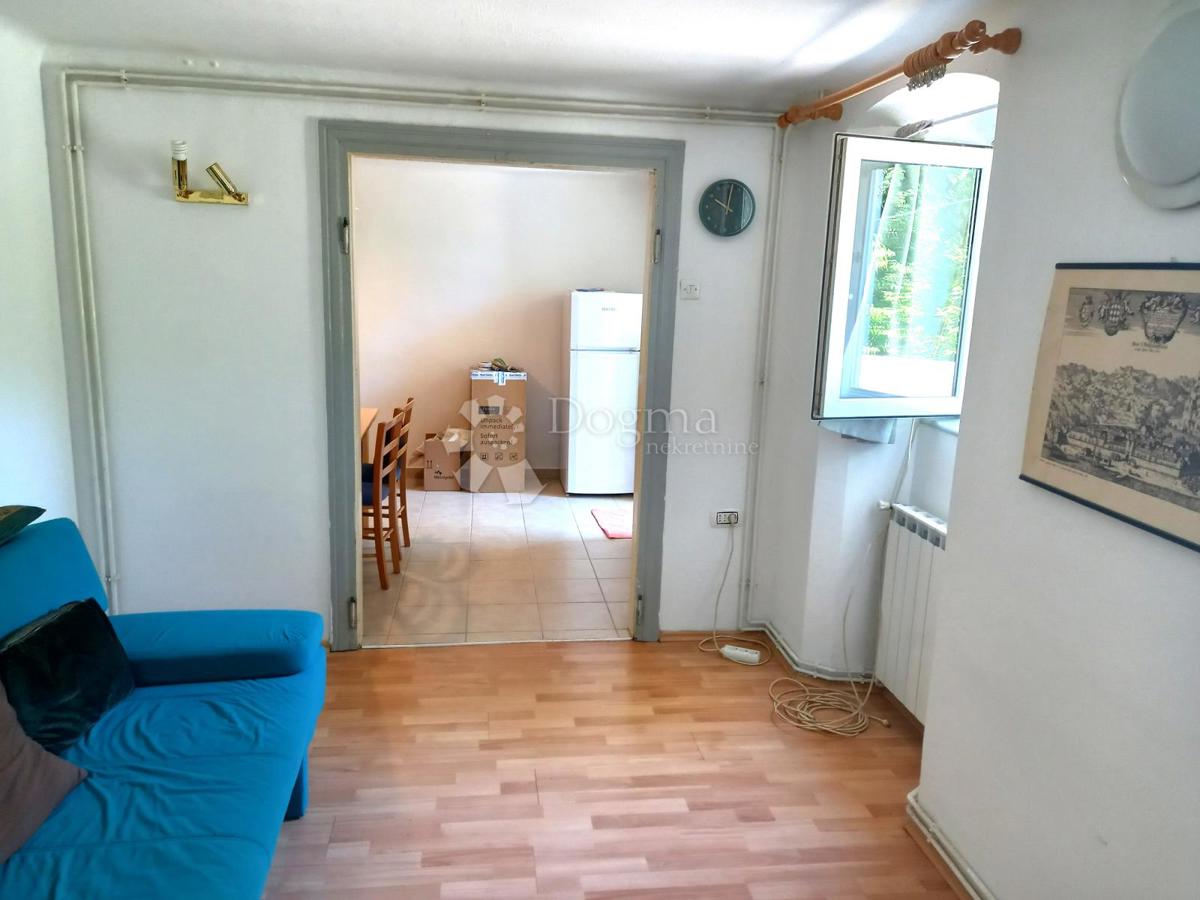 Rijeka, Kapitanovo, piccolo appartamento con terrazza