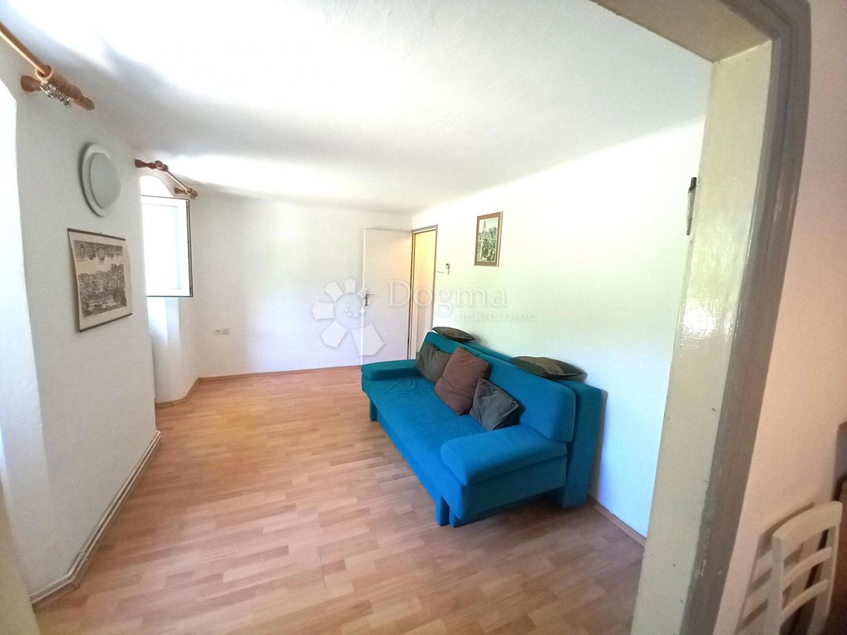 Rijeka, Kapitanovo, piccolo appartamento con terrazza