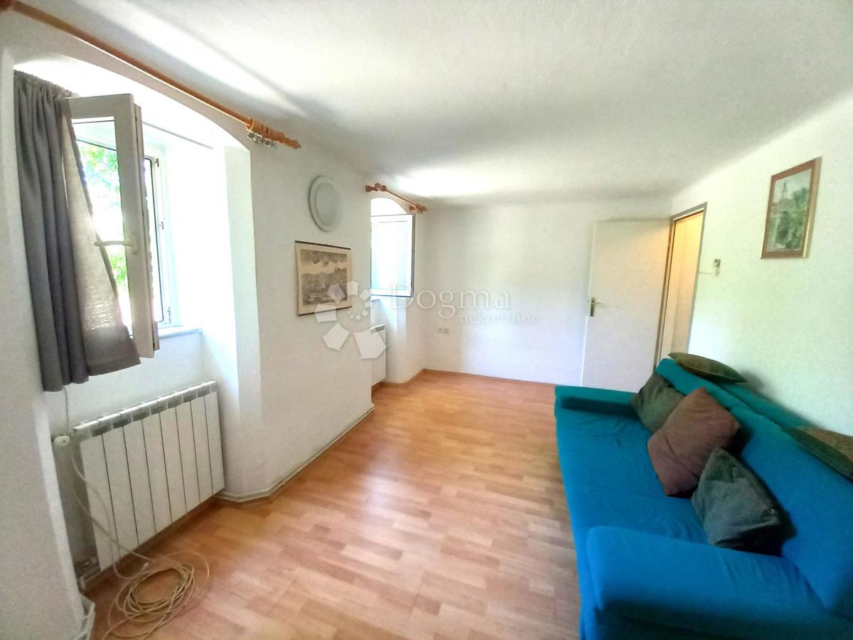 Rijeka, Kapitanovo, piccolo appartamento con terrazza