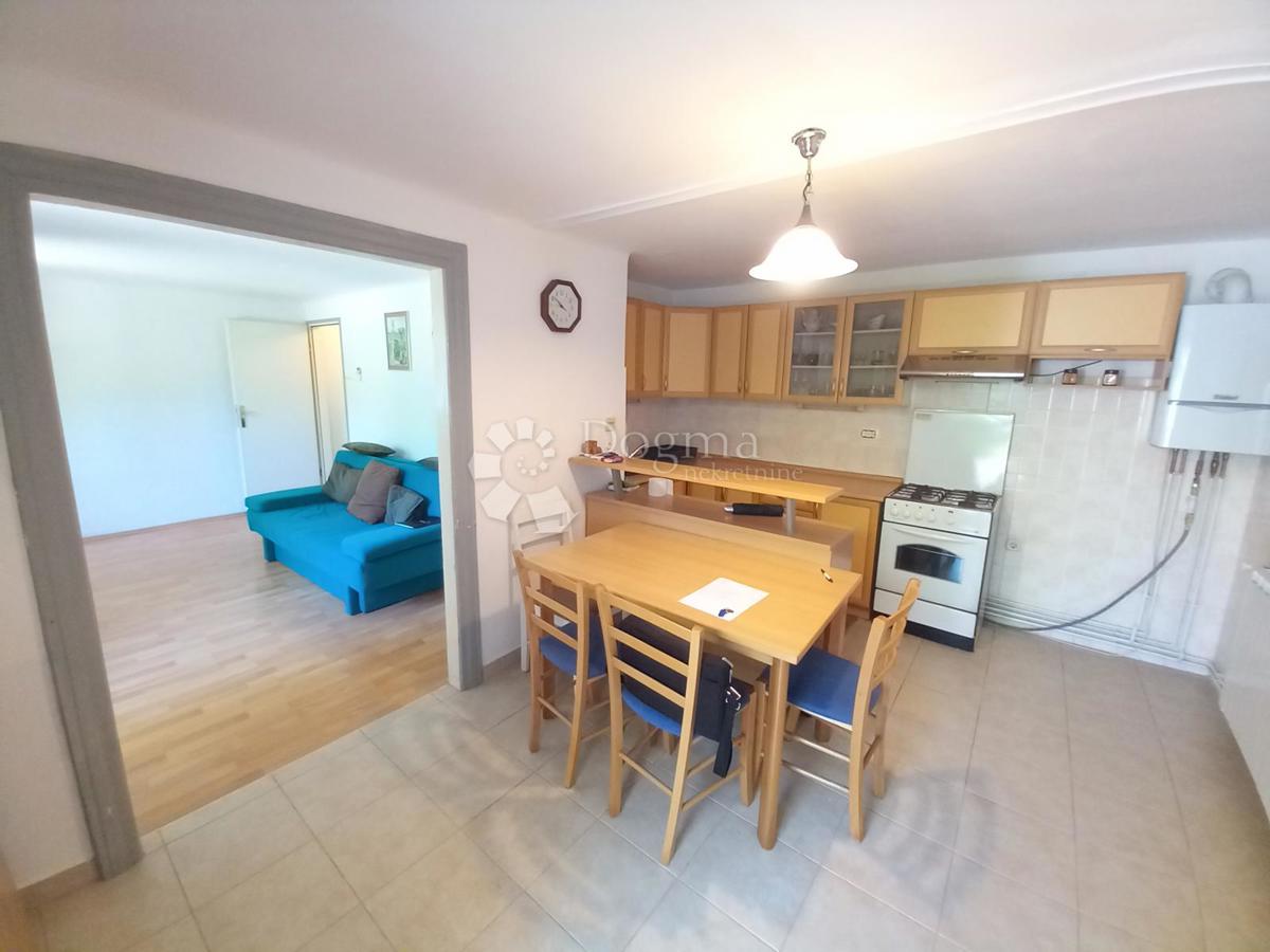 Rijeka, Kapitanovo, piccolo appartamento con terrazza