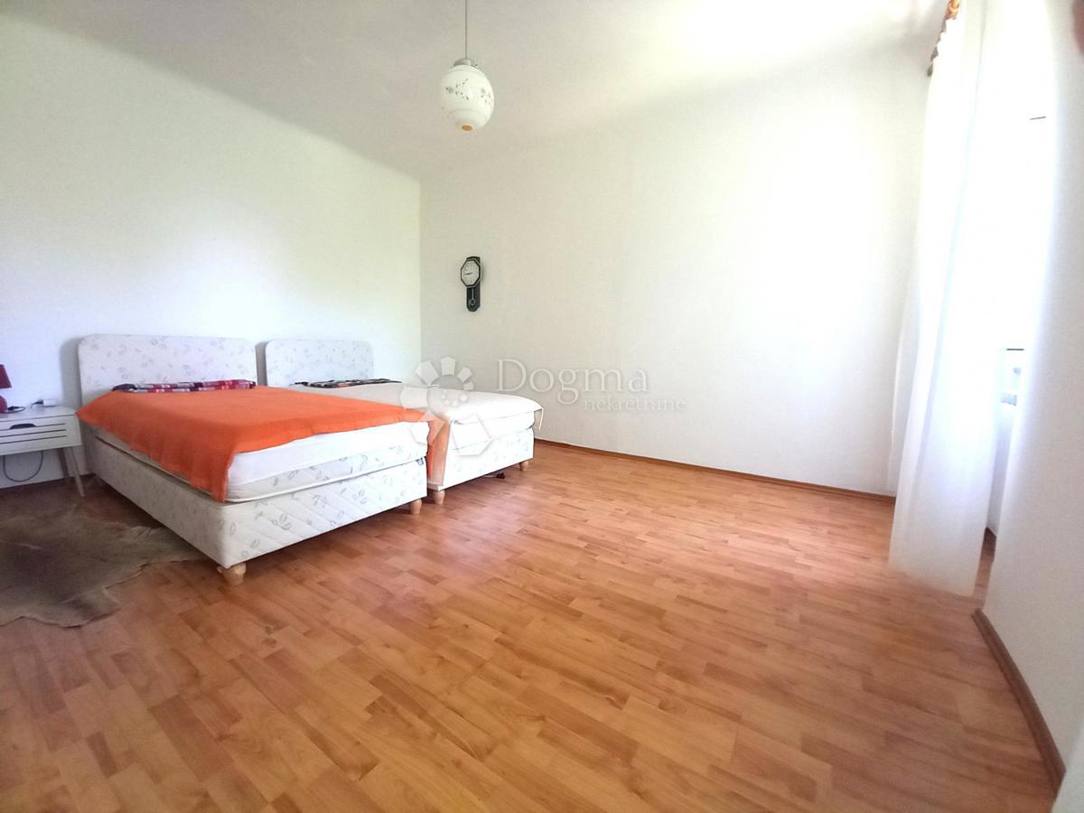 Rijeka, Kapitanovo, piccolo appartamento con terrazza