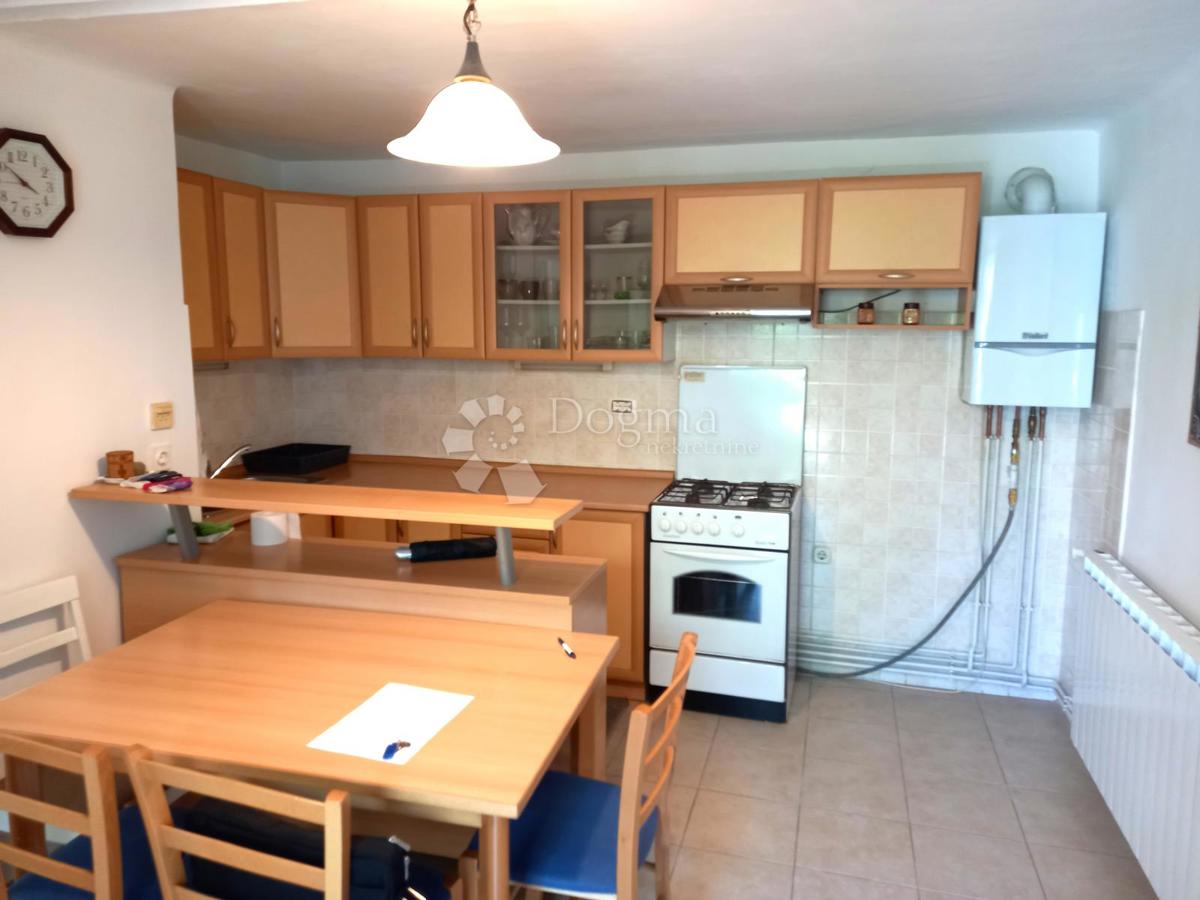 Rijeka, Kapitanovo, piccolo appartamento con terrazza