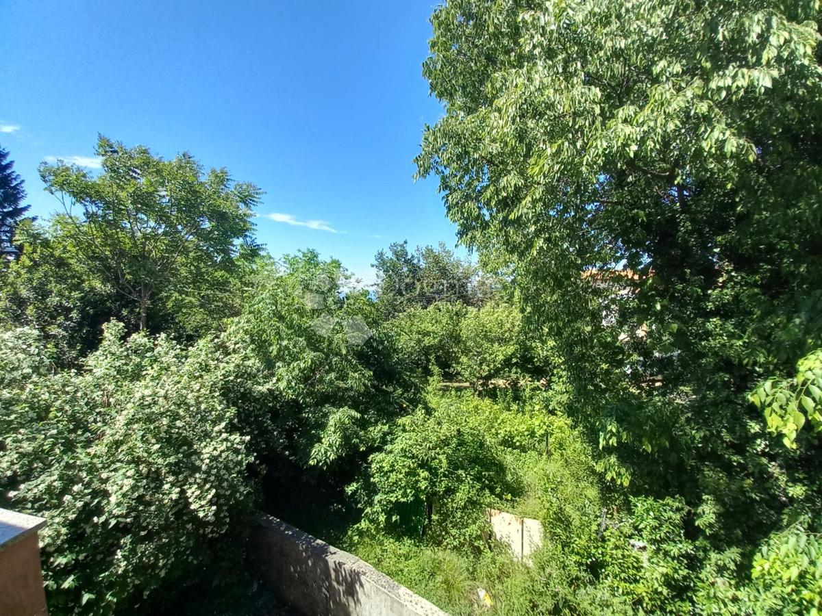 Rijeka, Kapitanovo, piccolo appartamento con terrazza